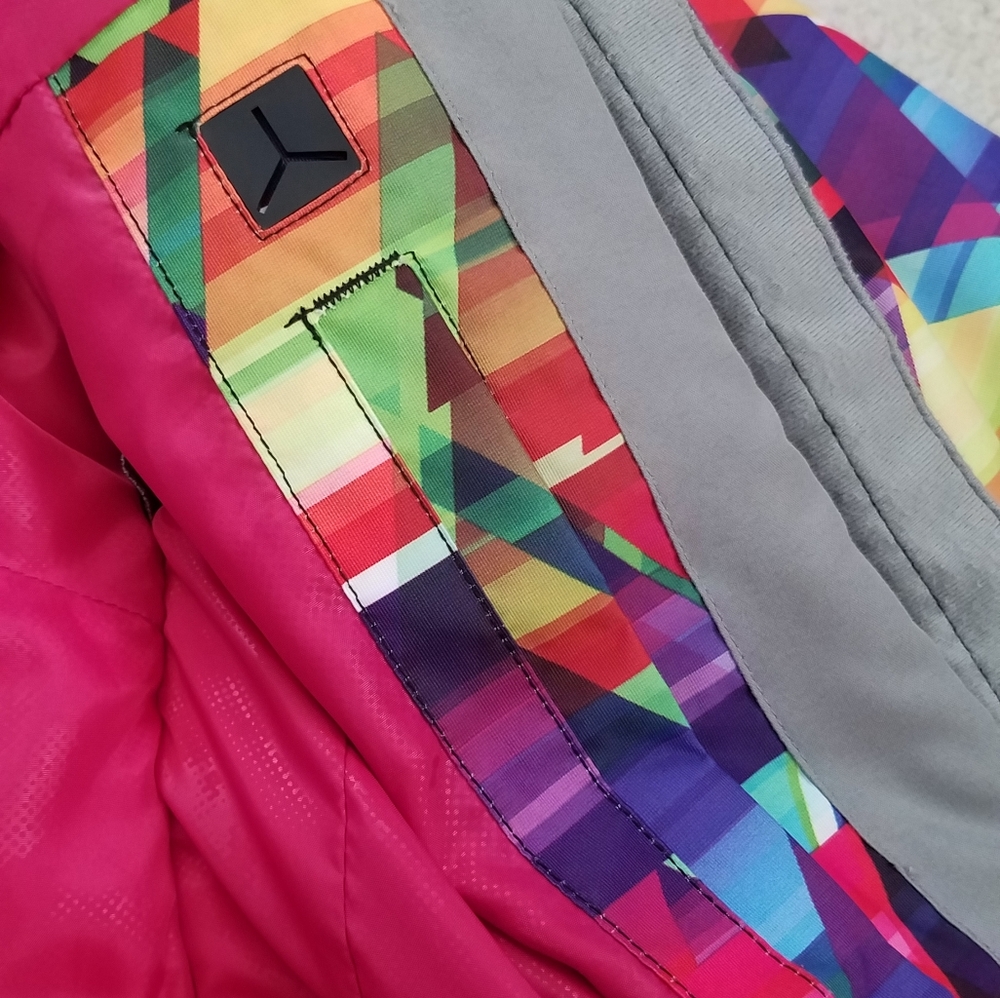 Patterned Ski Jacket In Like New Condition. - image 5